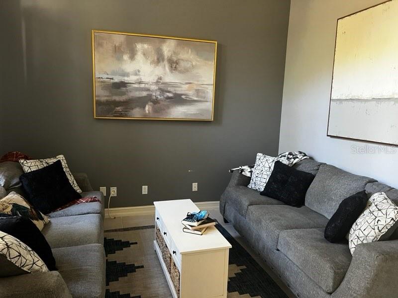 Image 3 of 25 For 845 10th Avenue Ne