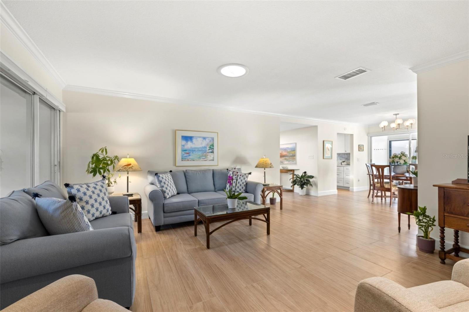 Image 10 of 38 For 237 Hourglass Way V6