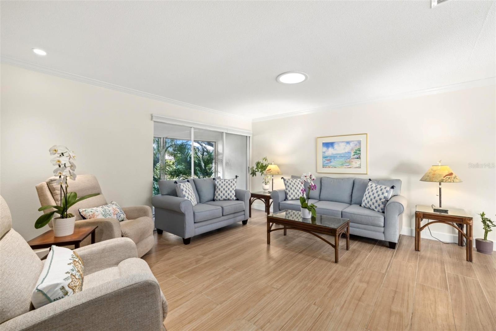 Image 11 of 38 For 237 Hourglass Way V6