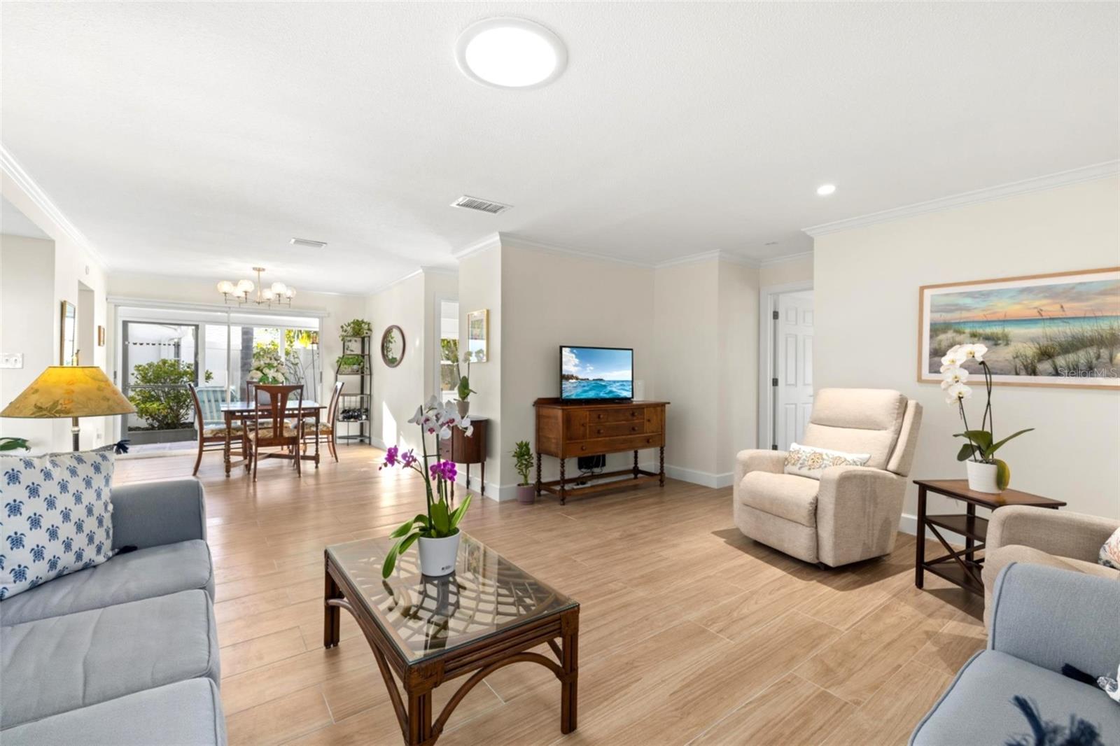 Image 12 of 38 For 237 Hourglass Way V6