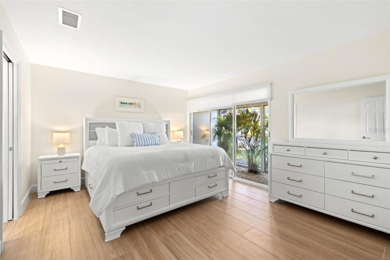 Image 13 of 38 For 237 Hourglass Way V6