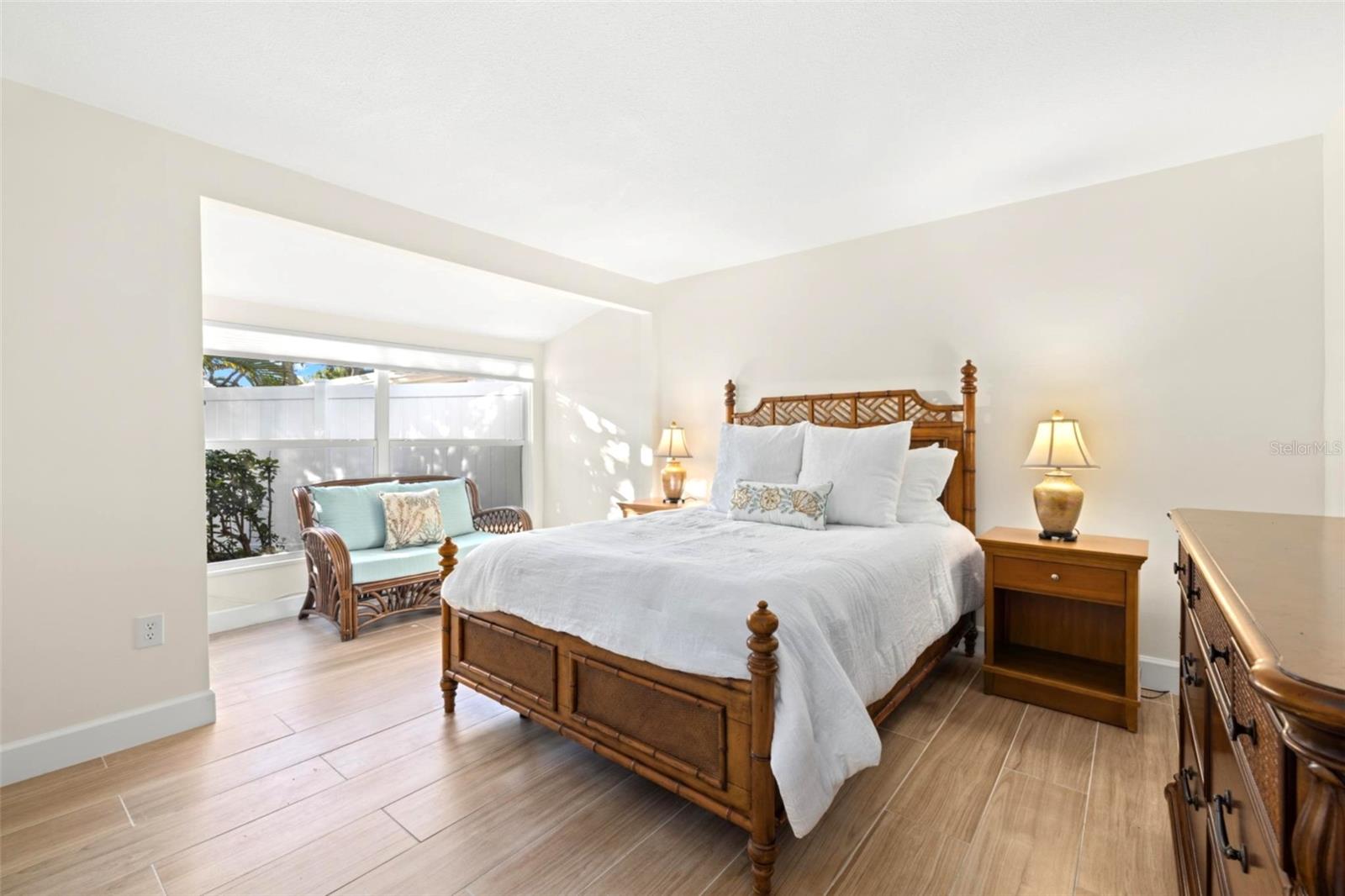 Image 18 of 38 For 237 Hourglass Way V6