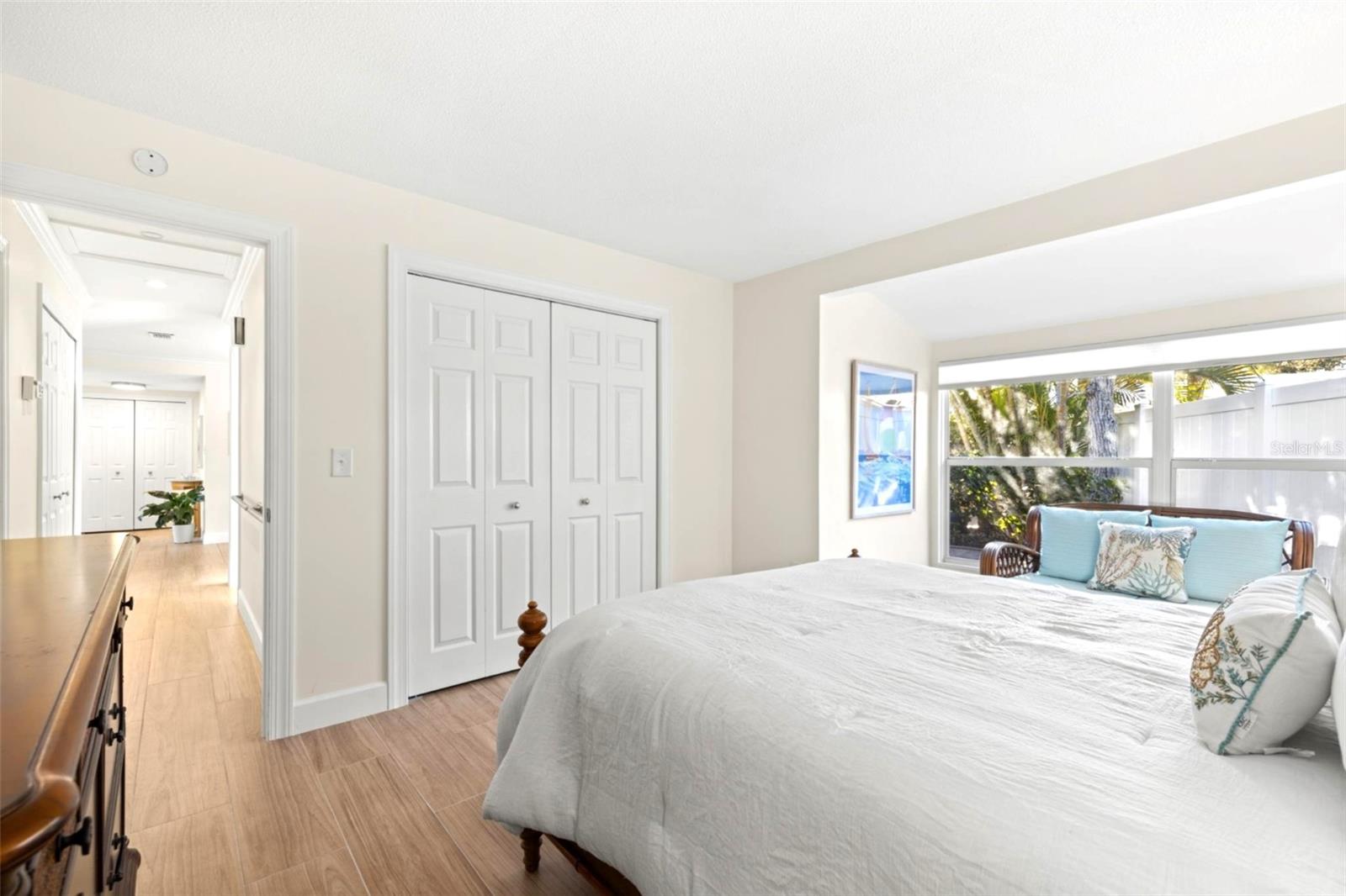 Image 19 of 38 For 237 Hourglass Way V6