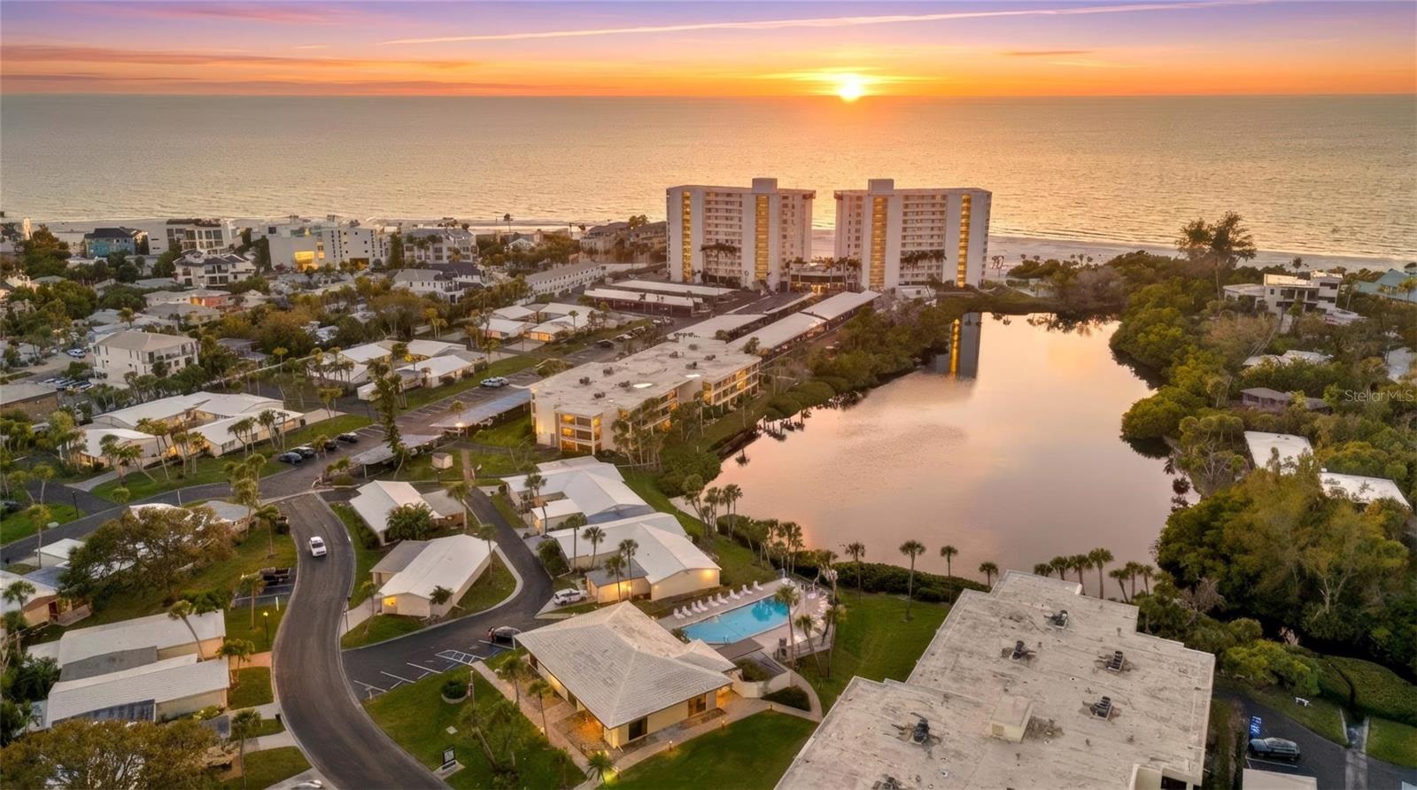 Image 27 of 38 For 237 Hourglass Way V6