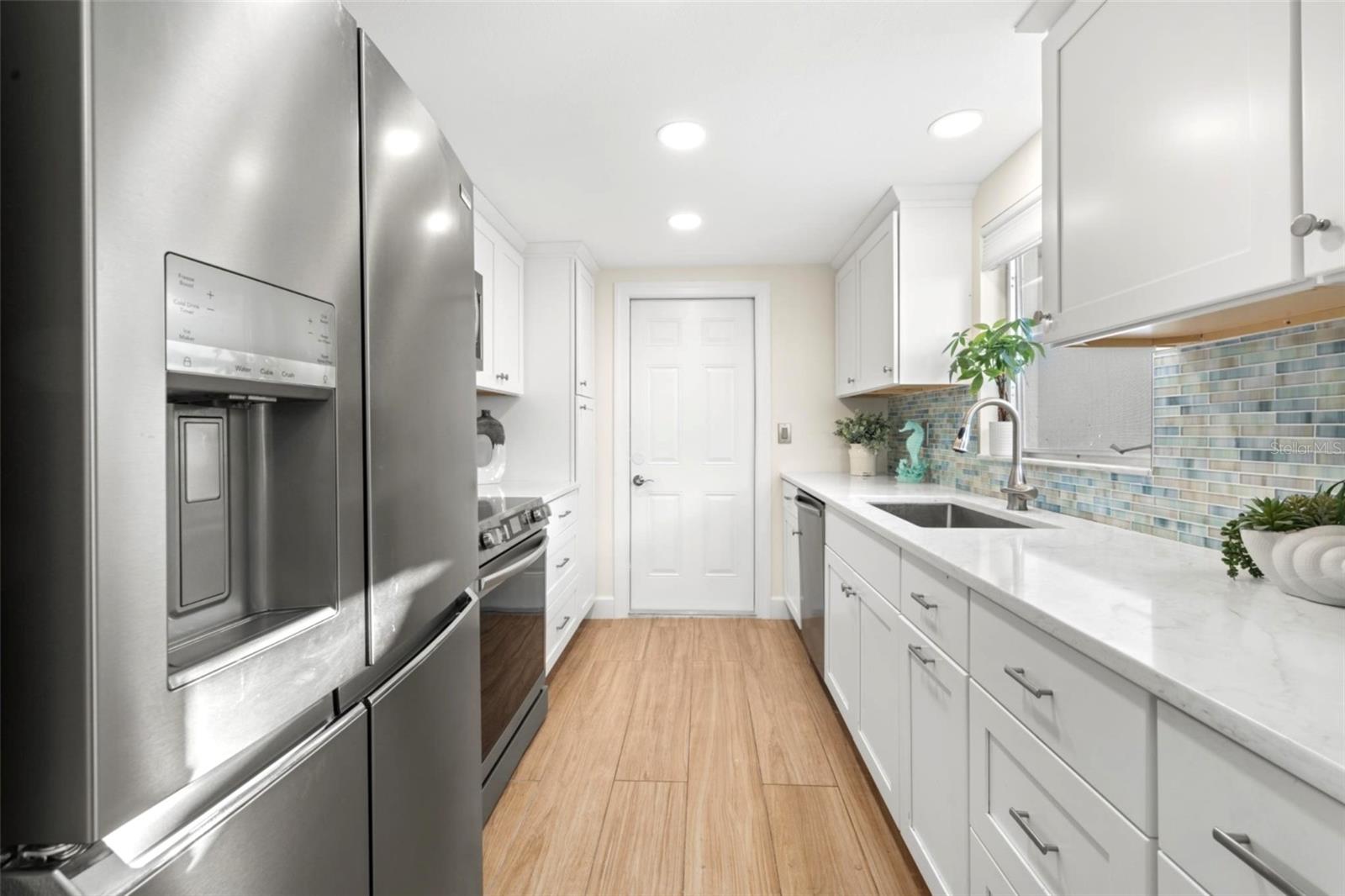 Image 4 of 38 For 237 Hourglass Way V6