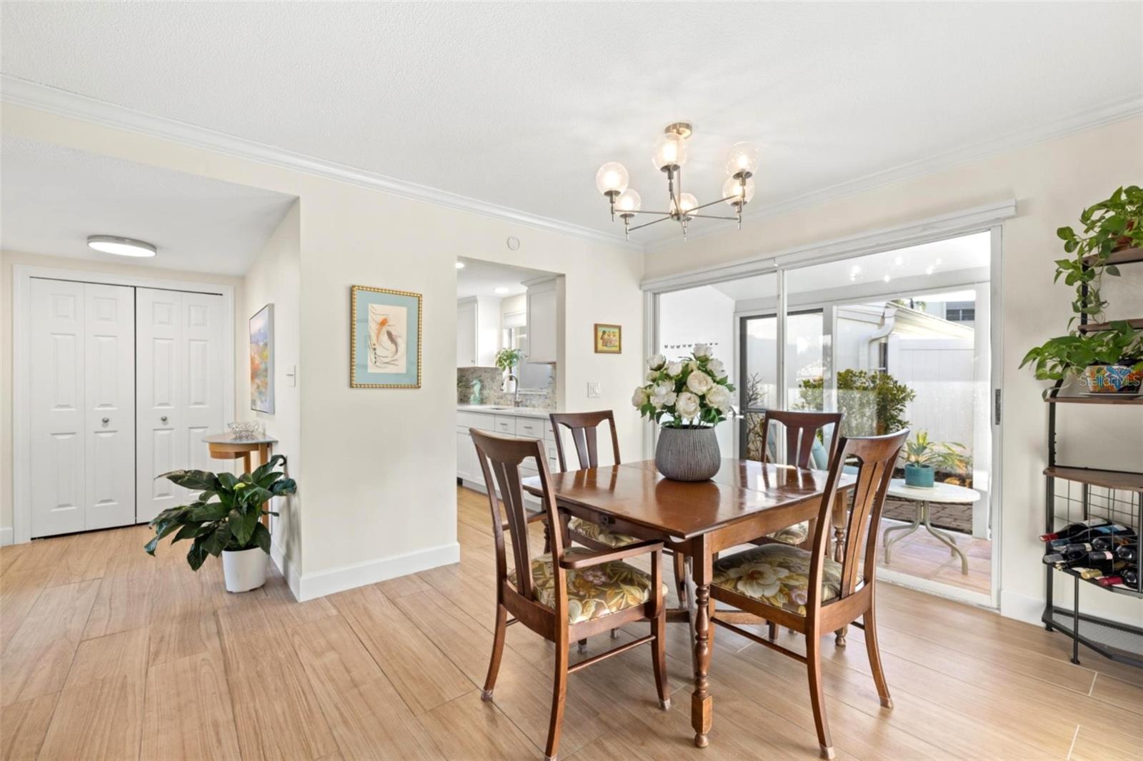 Image 8 of 38 For 237 Hourglass Way V6