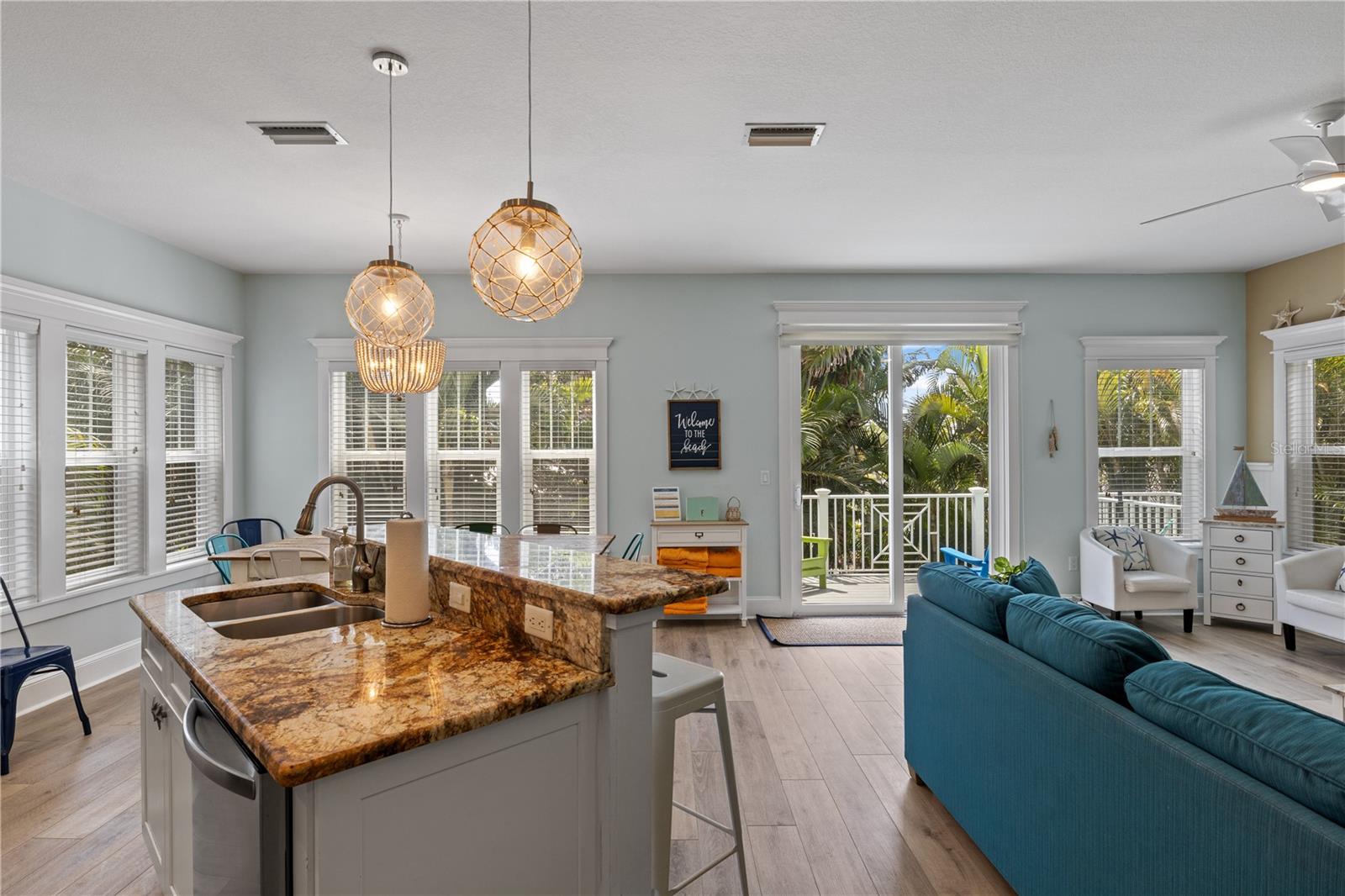 Image 16 of 58 For 6908 Holmes Boulevard