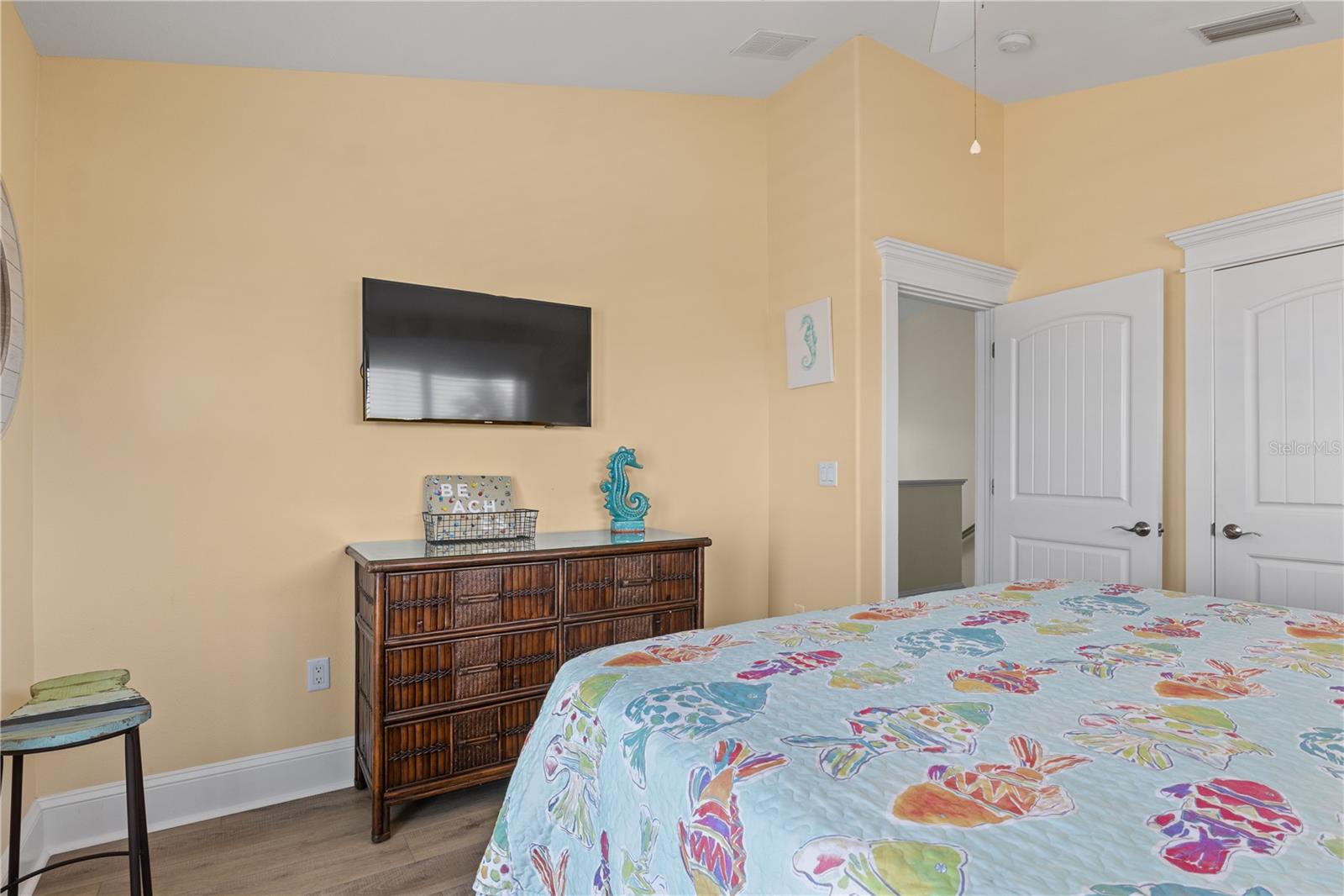 Image 18 of 58 For 6908 Holmes Boulevard