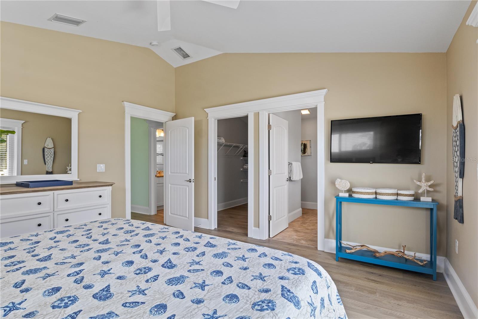 Image 26 of 58 For 6908 Holmes Boulevard