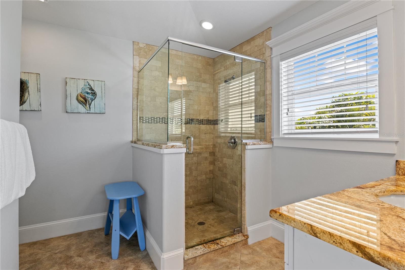 Image 27 of 58 For 6908 Holmes Boulevard