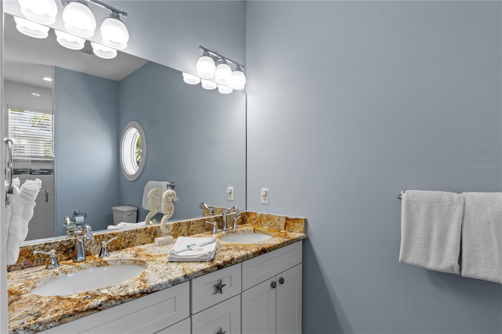 Image 33 of 58 For 6908 Holmes Boulevard