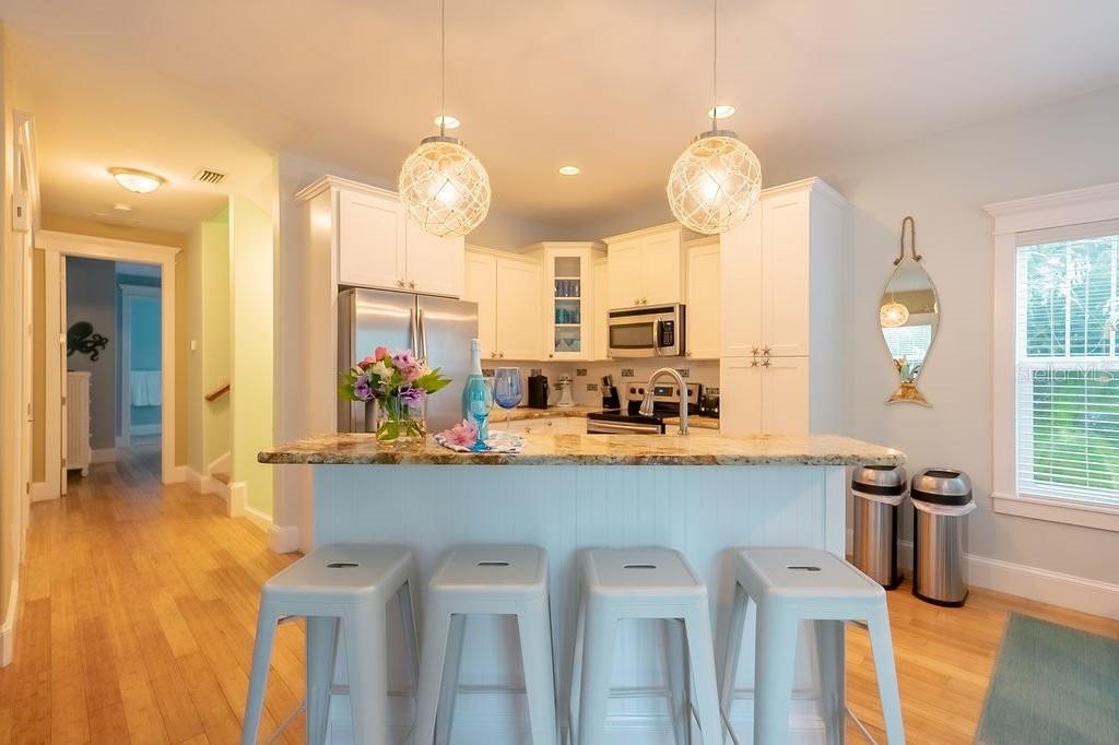 Image 4 of 58 For 6908 Holmes Boulevard