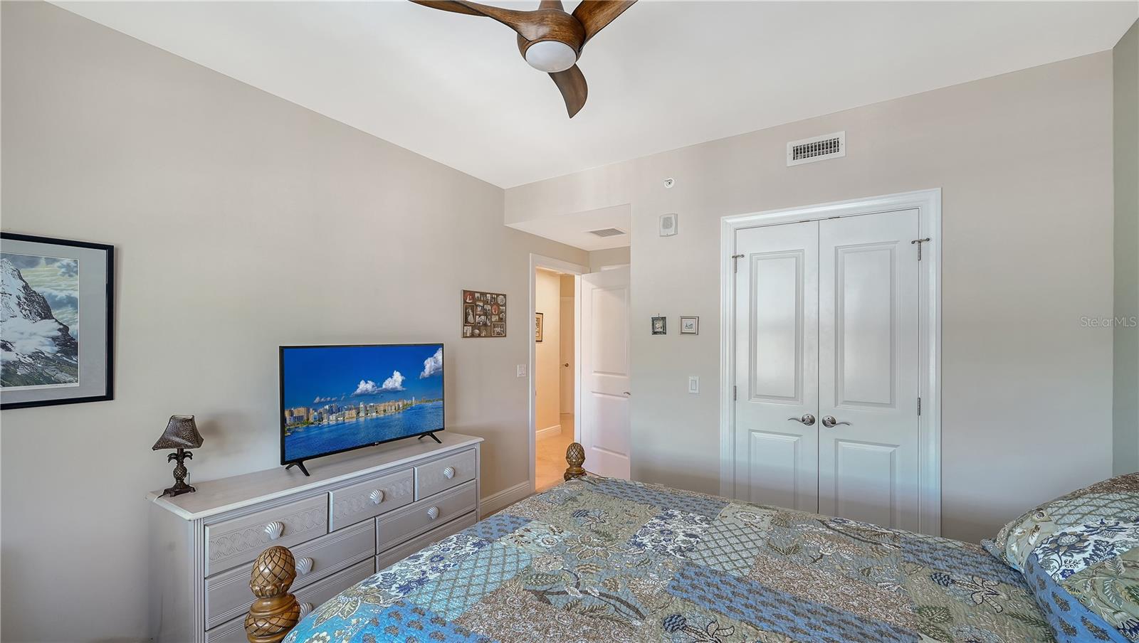 Image 26 of 50 For 260 Hidden Bay Drive 405