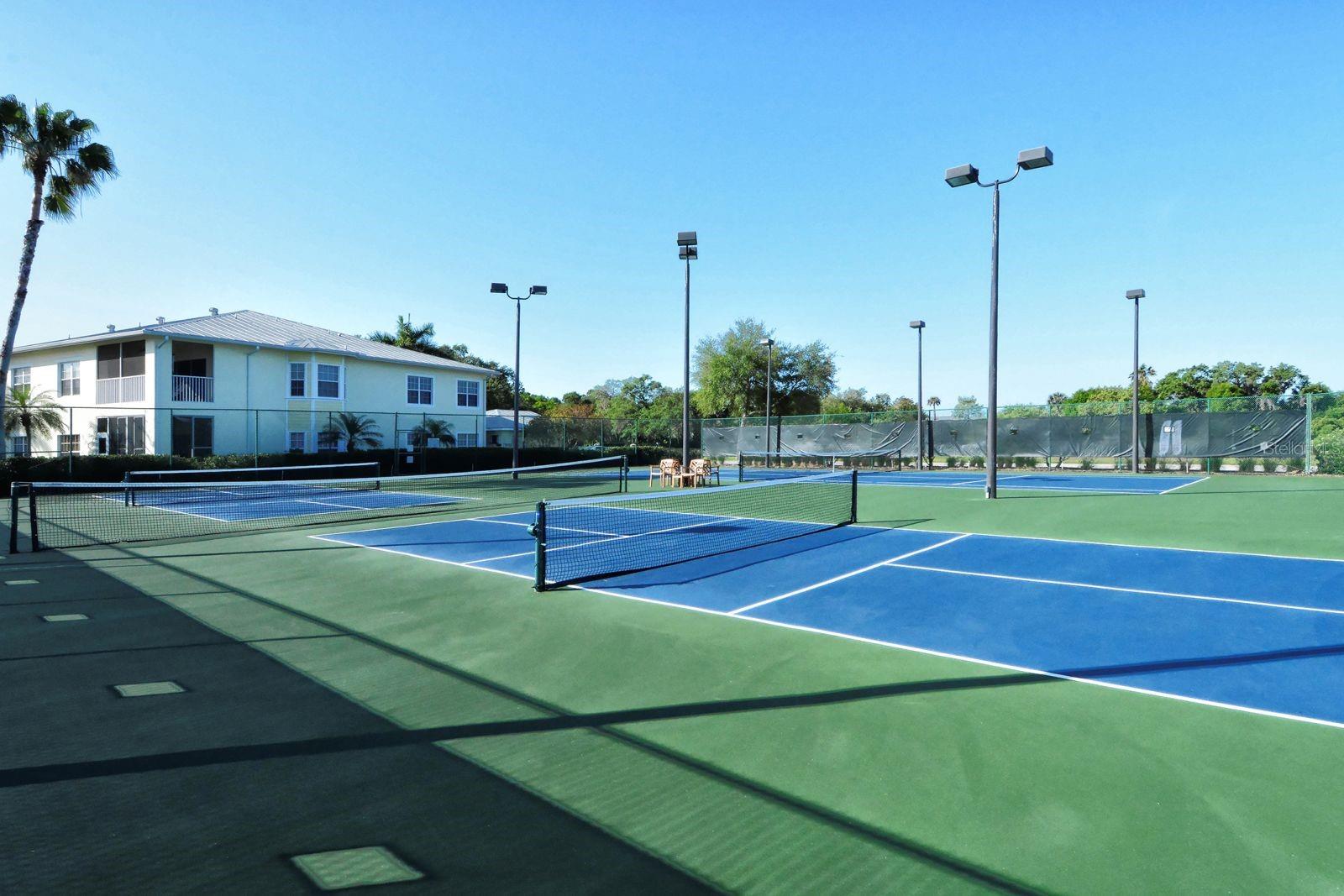 Image 45 of 50 For 260 Hidden Bay Drive 405