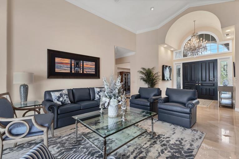 Image 2 of 46 For 896 Macewen Drive