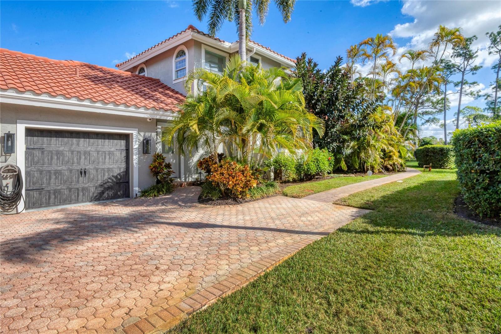 Image 31 of 46 For 896 Macewen Drive