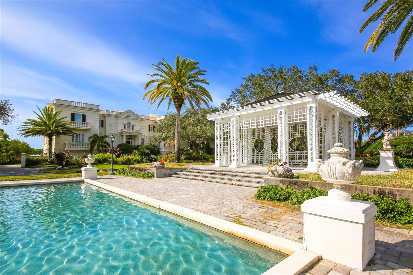 Image 37 of 46 For 896 Macewen Drive