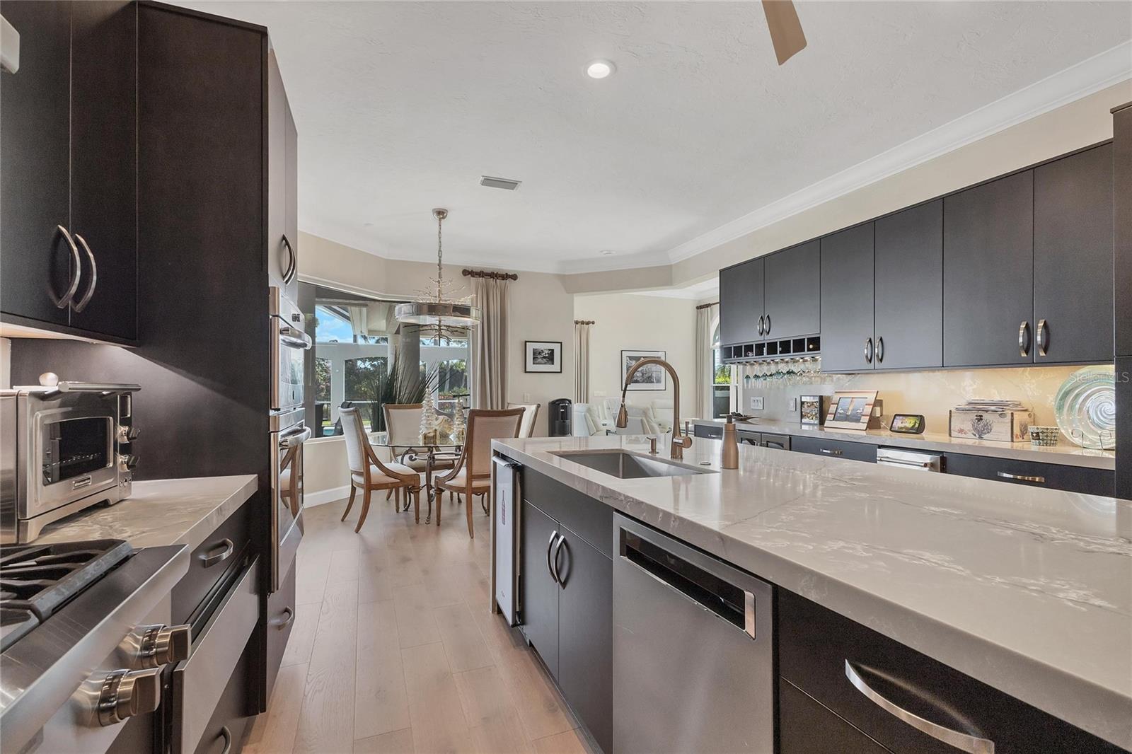 Image 4 of 46 For 896 Macewen Drive