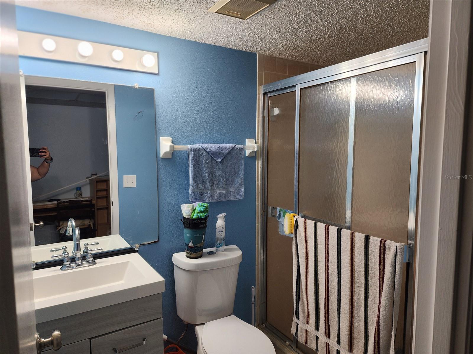 Image 11 of 18 For 3064 Lake Bayshore Drive 115