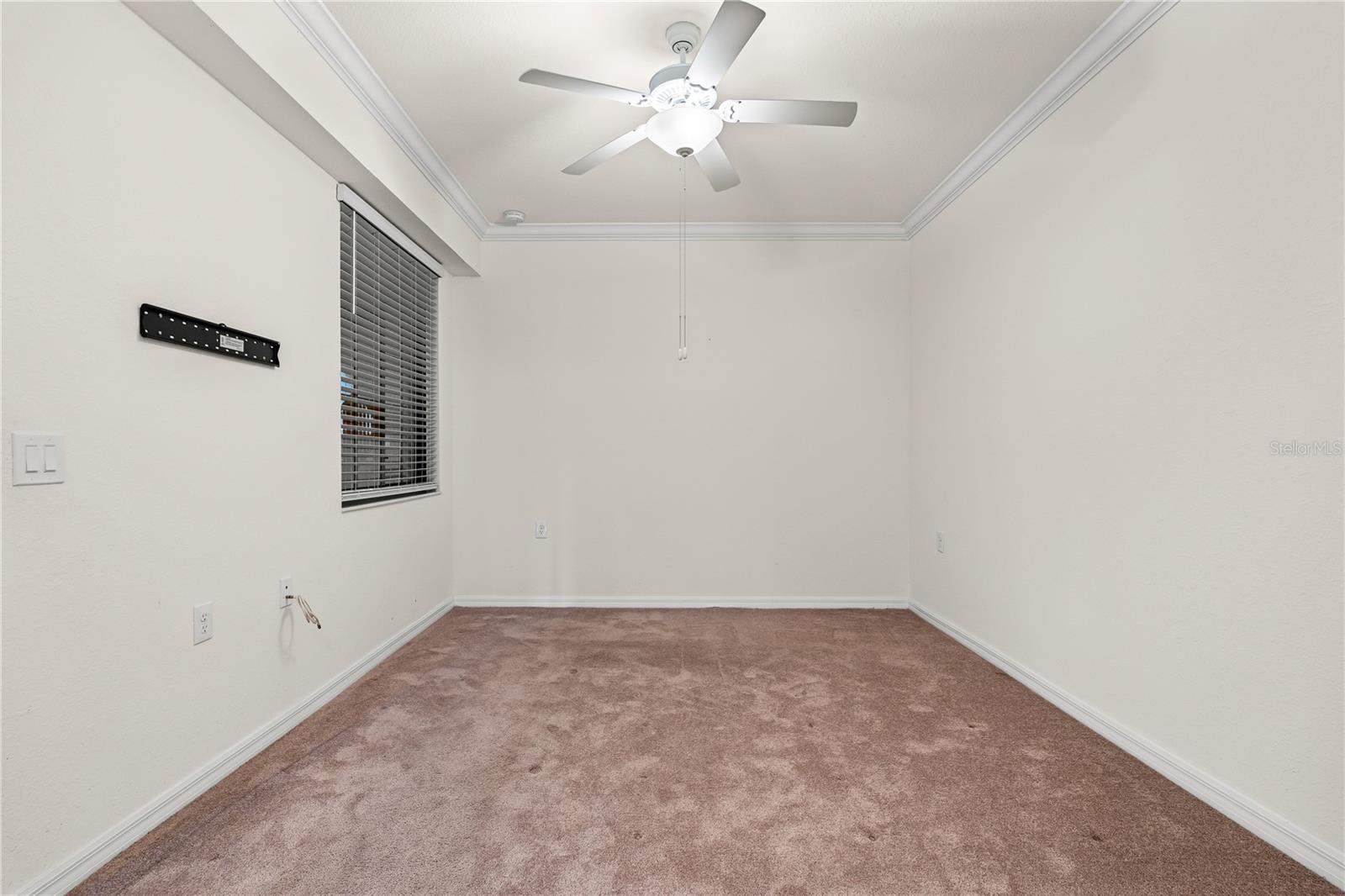 Image 21 of 78 For 17520 Gawthrop Drive 102