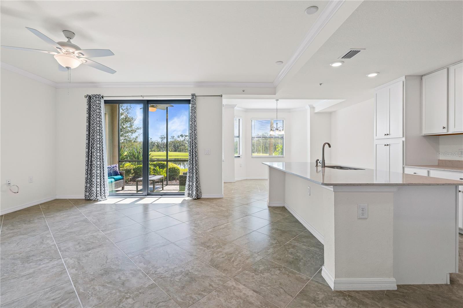 Image 8 of 78 For 17520 Gawthrop Drive 102