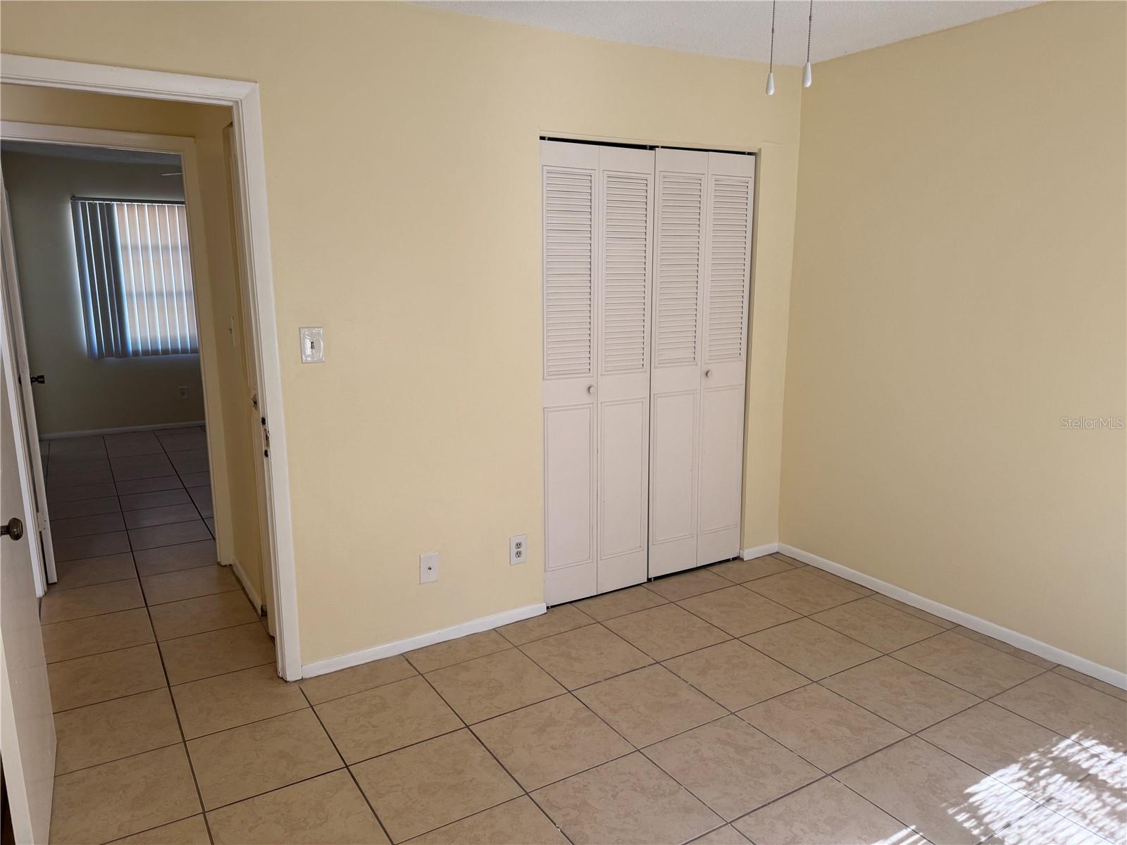 Image 14 of 19 For 215 Amherst Avenue