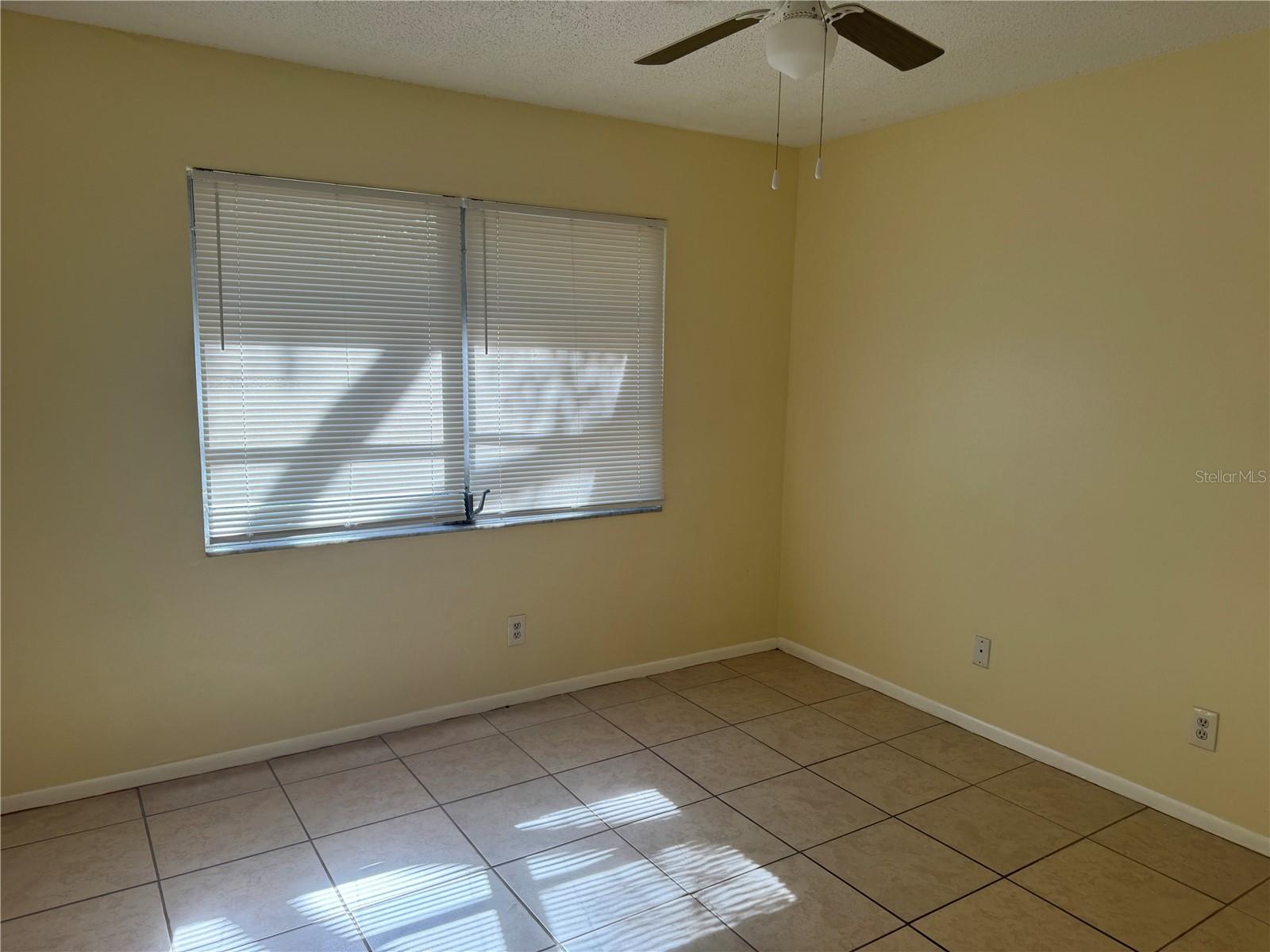 Image 16 of 19 For 215 Amherst Avenue