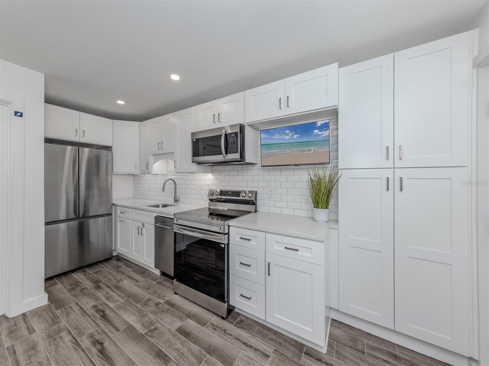 Image 10 of 79 For 73 Avenida Messina  6