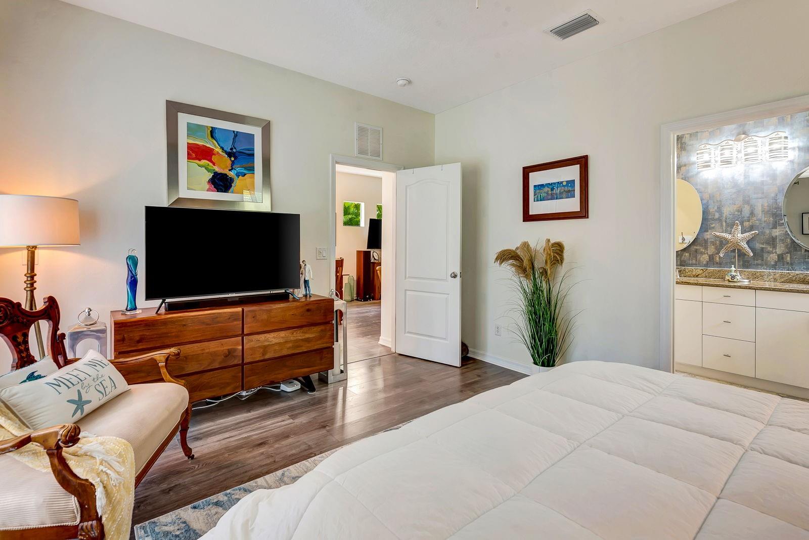 Image 14 of 31 For 5007 Boston Common Glen