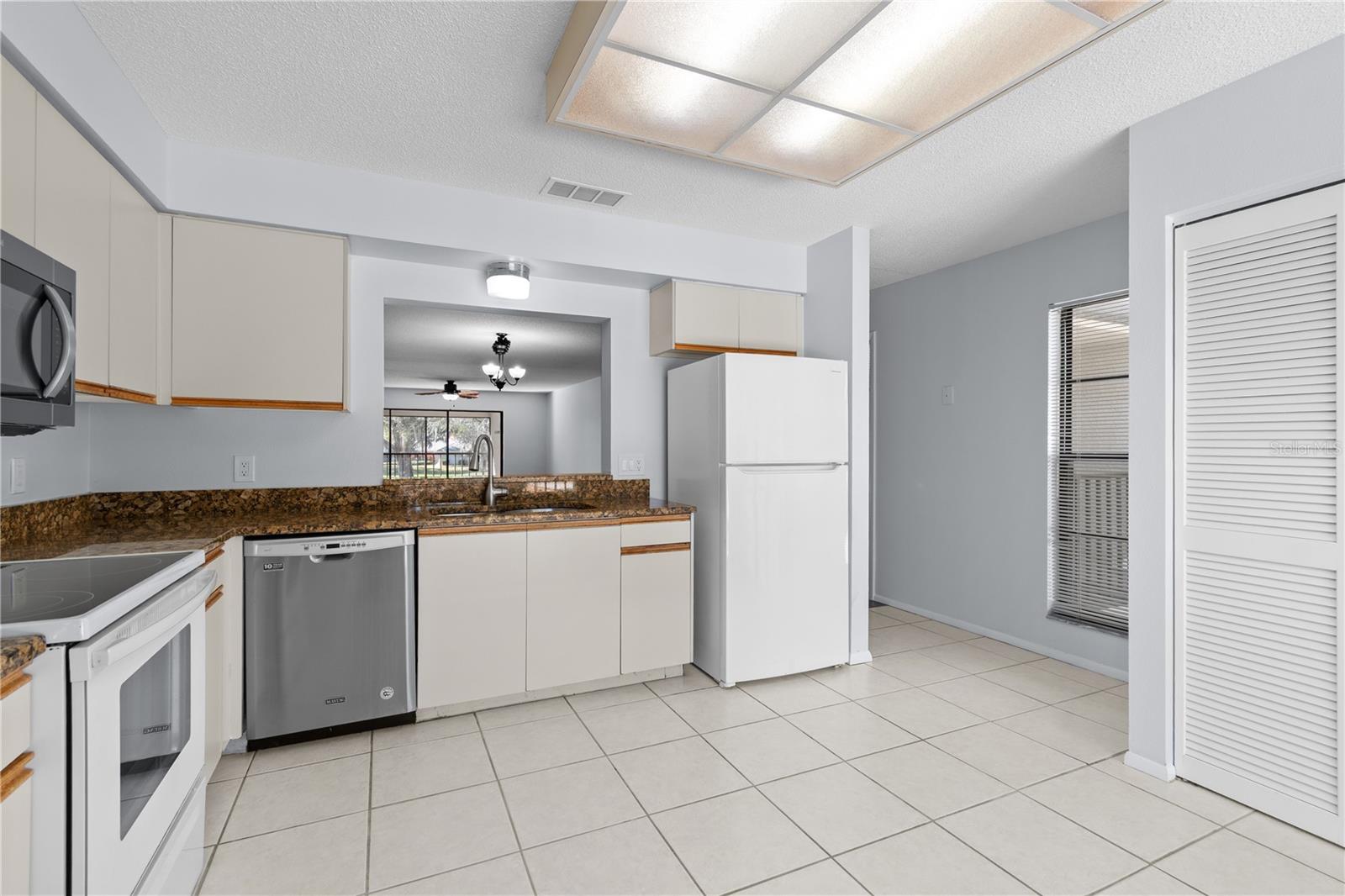 Image 13 of 66 For 6110 Country Club Way 204