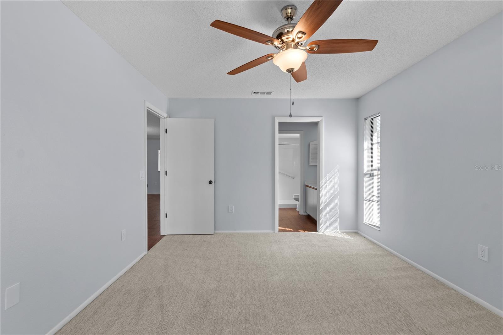 Image 19 of 66 For 6110 Country Club Way 204