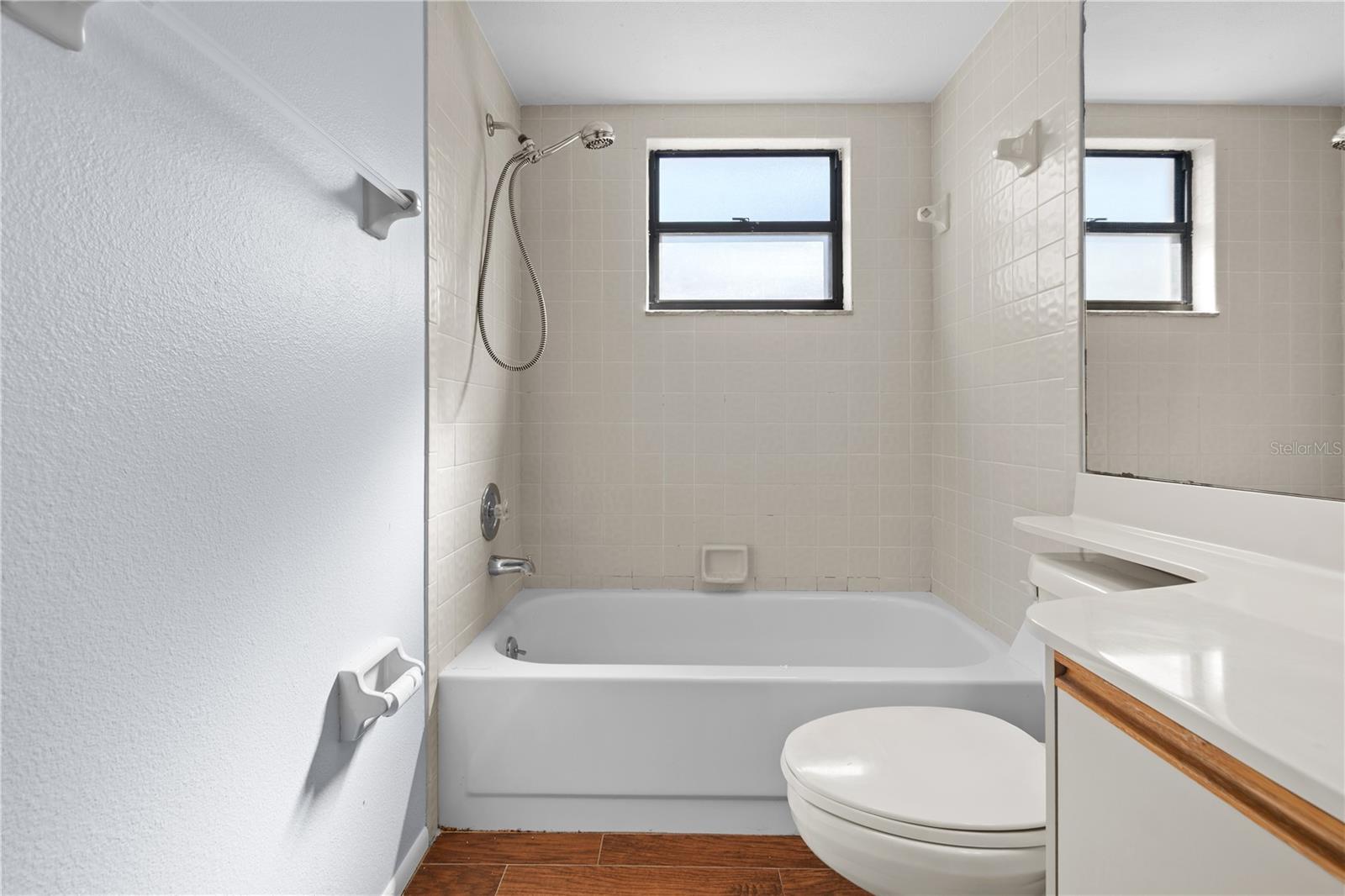 Image 31 of 66 For 6110 Country Club Way 204