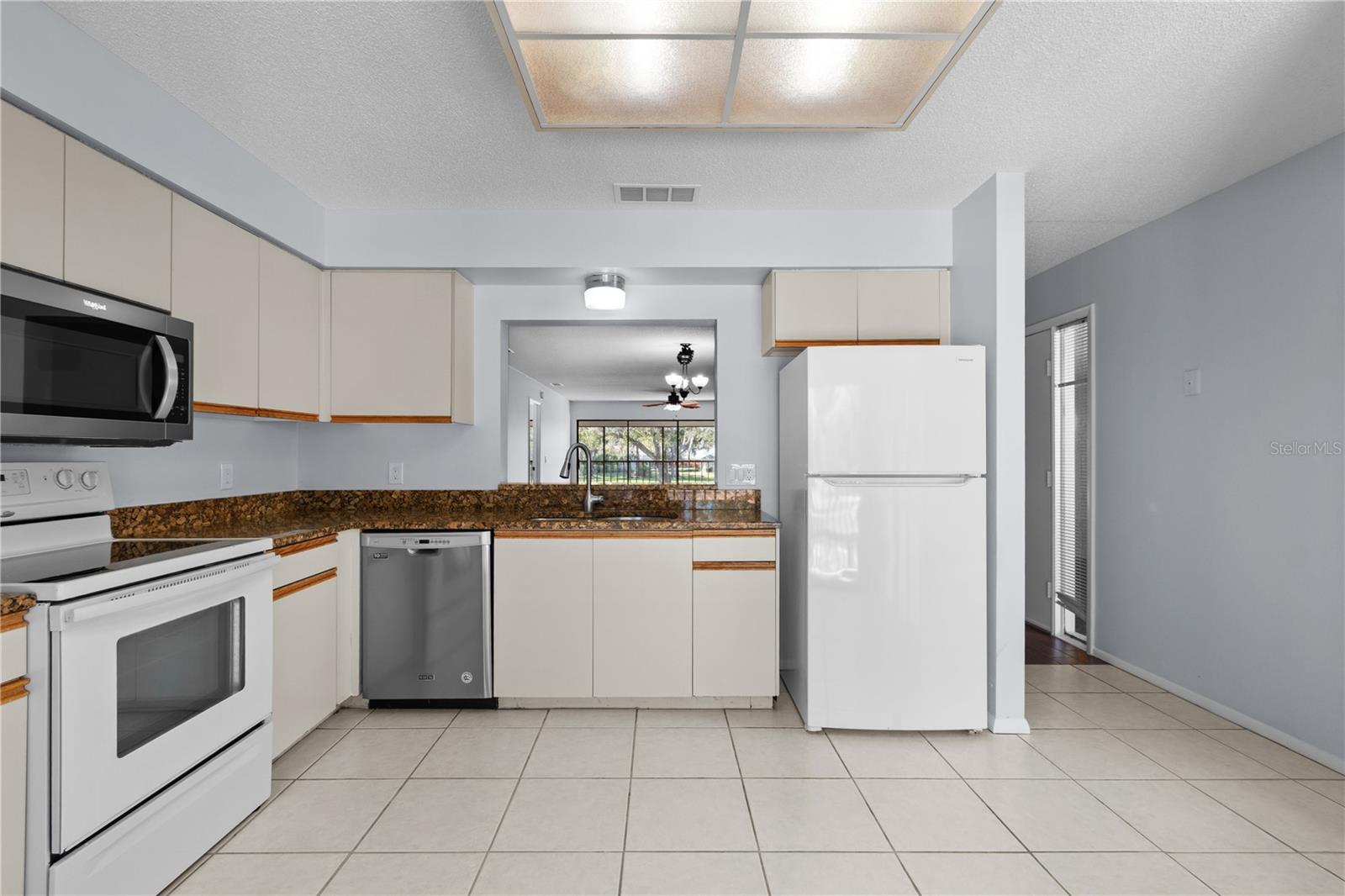 Image 35 of 66 For 6110 Country Club Way 204