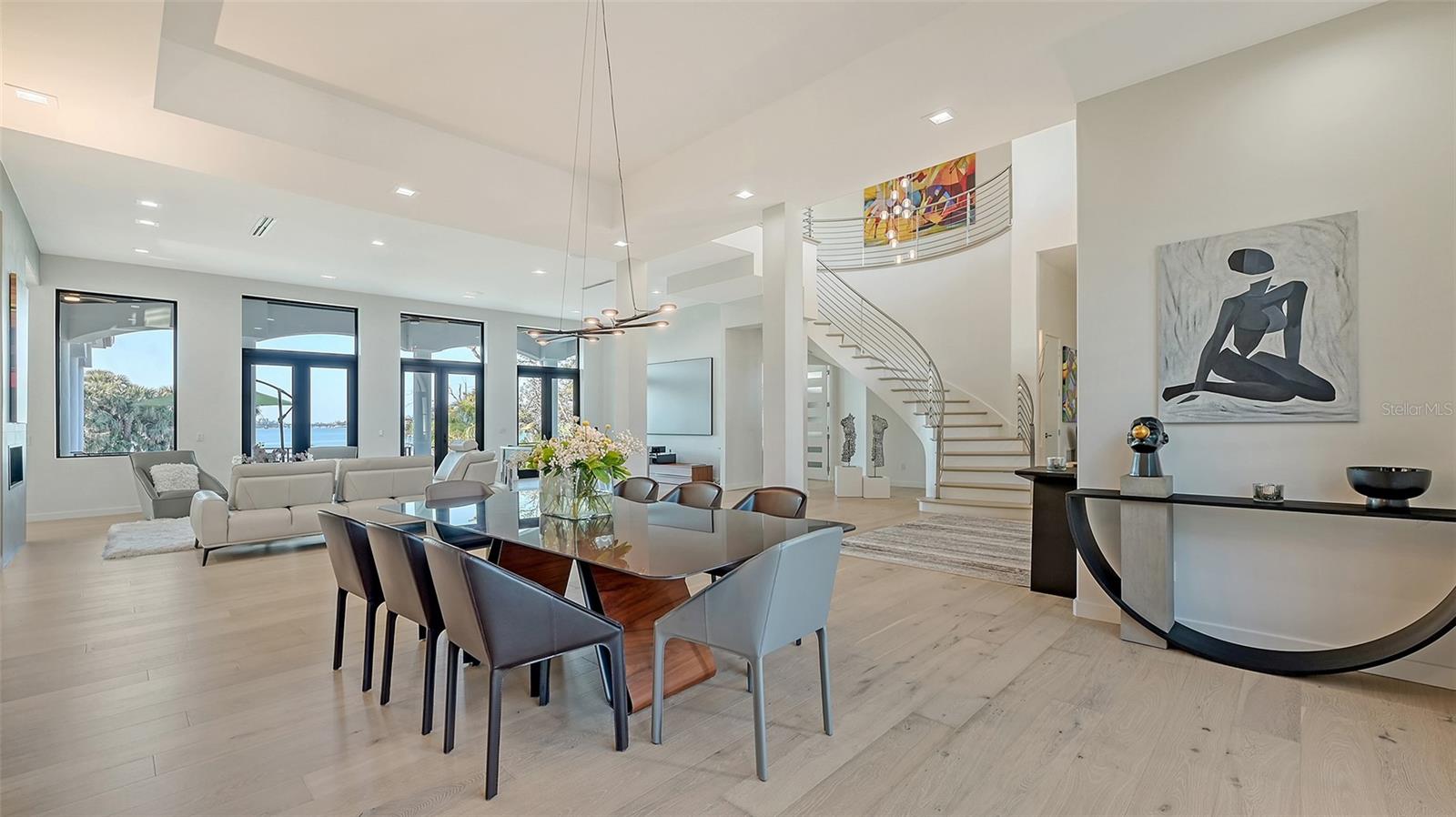 Image 10 of 84 For 1540 Hillview Drive