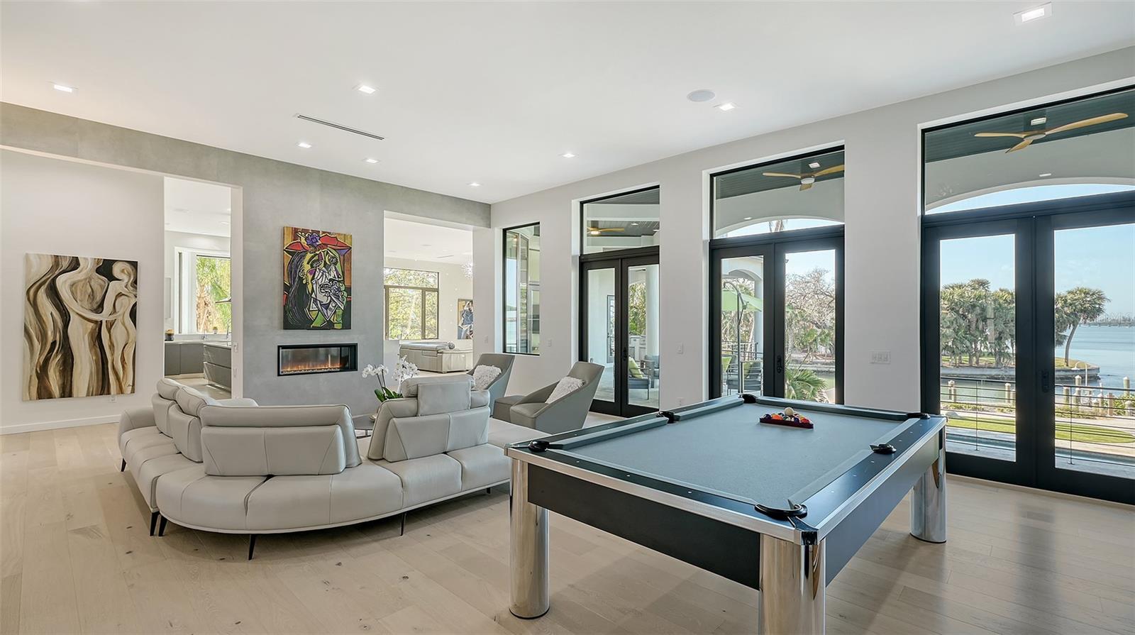 Image 16 of 84 For 1540 Hillview Drive