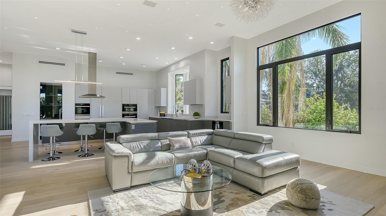 Image 17 of 84 For 1540 Hillview Drive