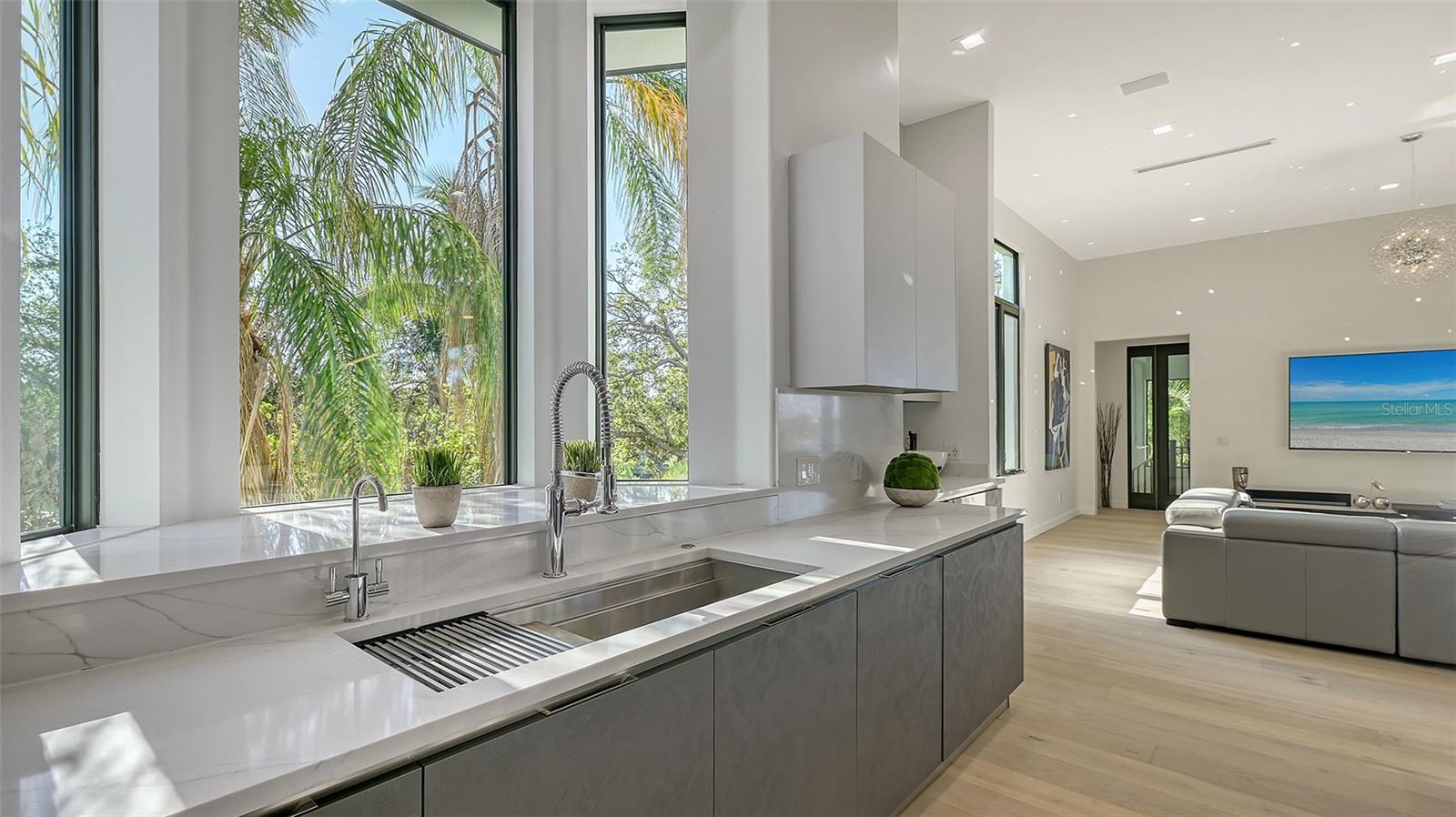 Image 19 of 84 For 1540 Hillview Drive