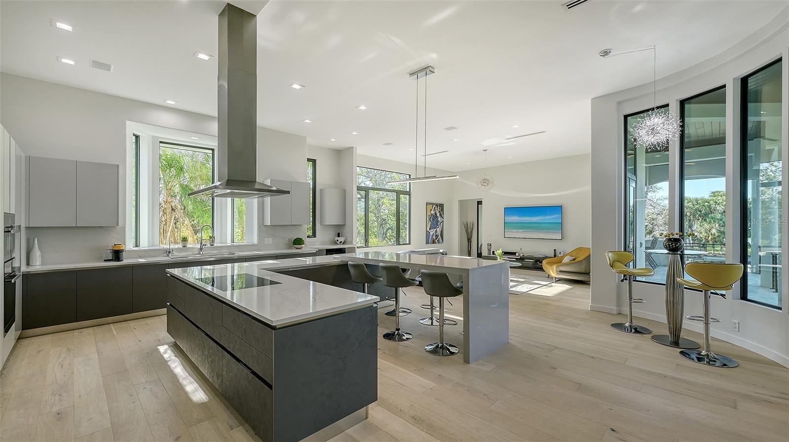 Image 23 of 84 For 1540 Hillview Drive