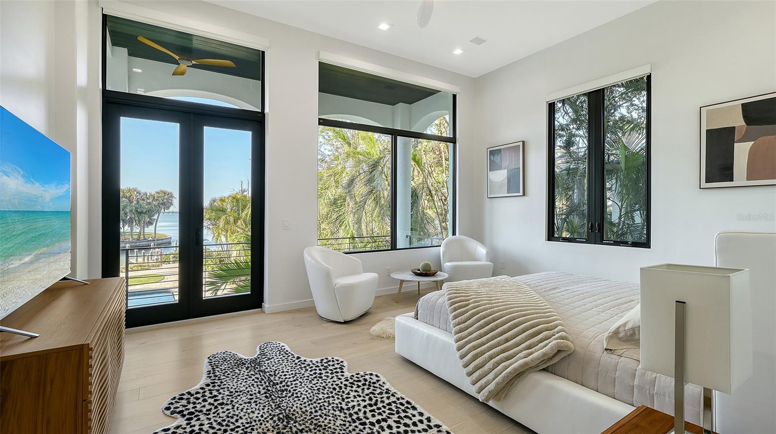 Image 34 of 84 For 1540 Hillview Drive