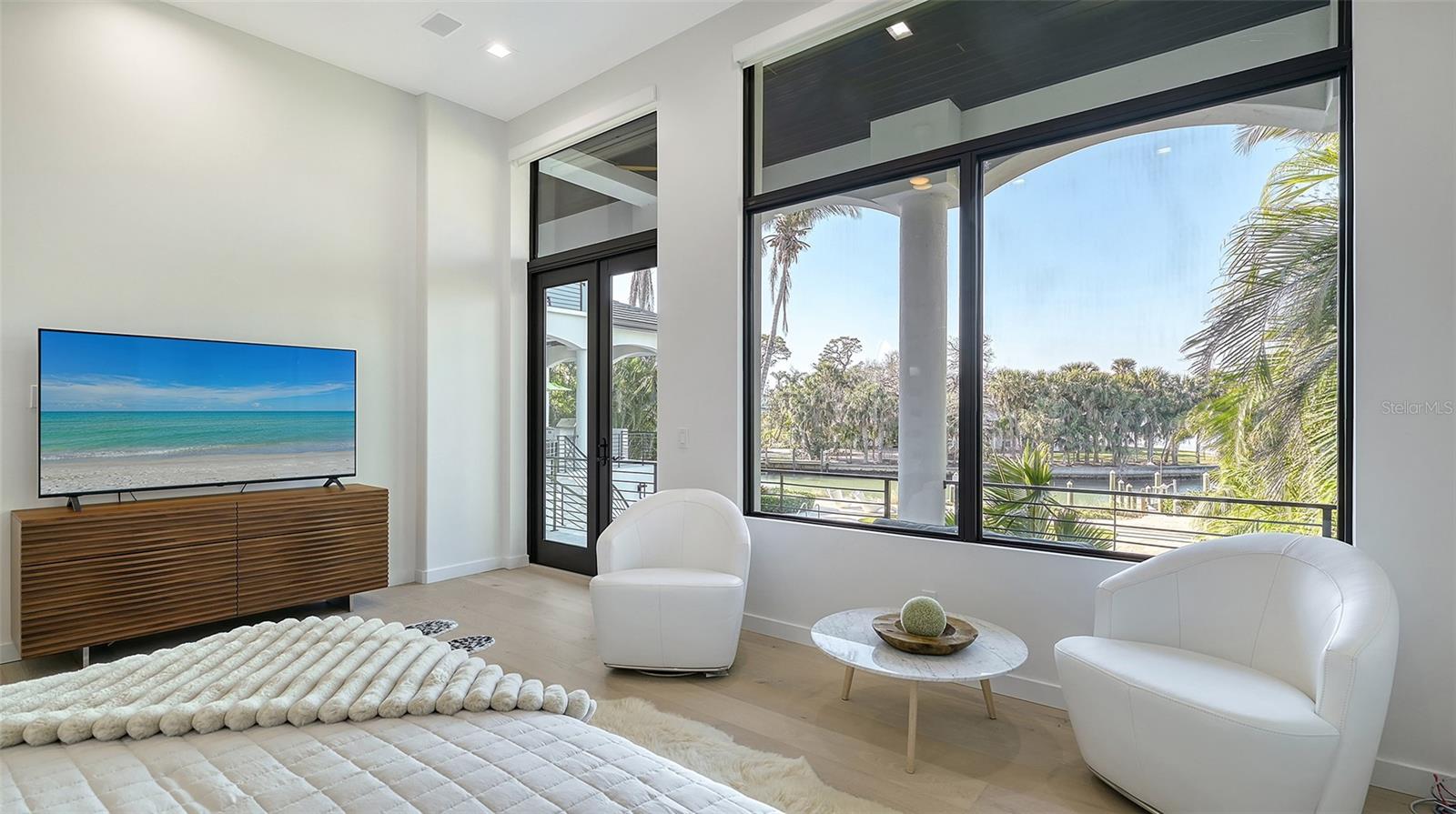 Image 35 of 84 For 1540 Hillview Drive