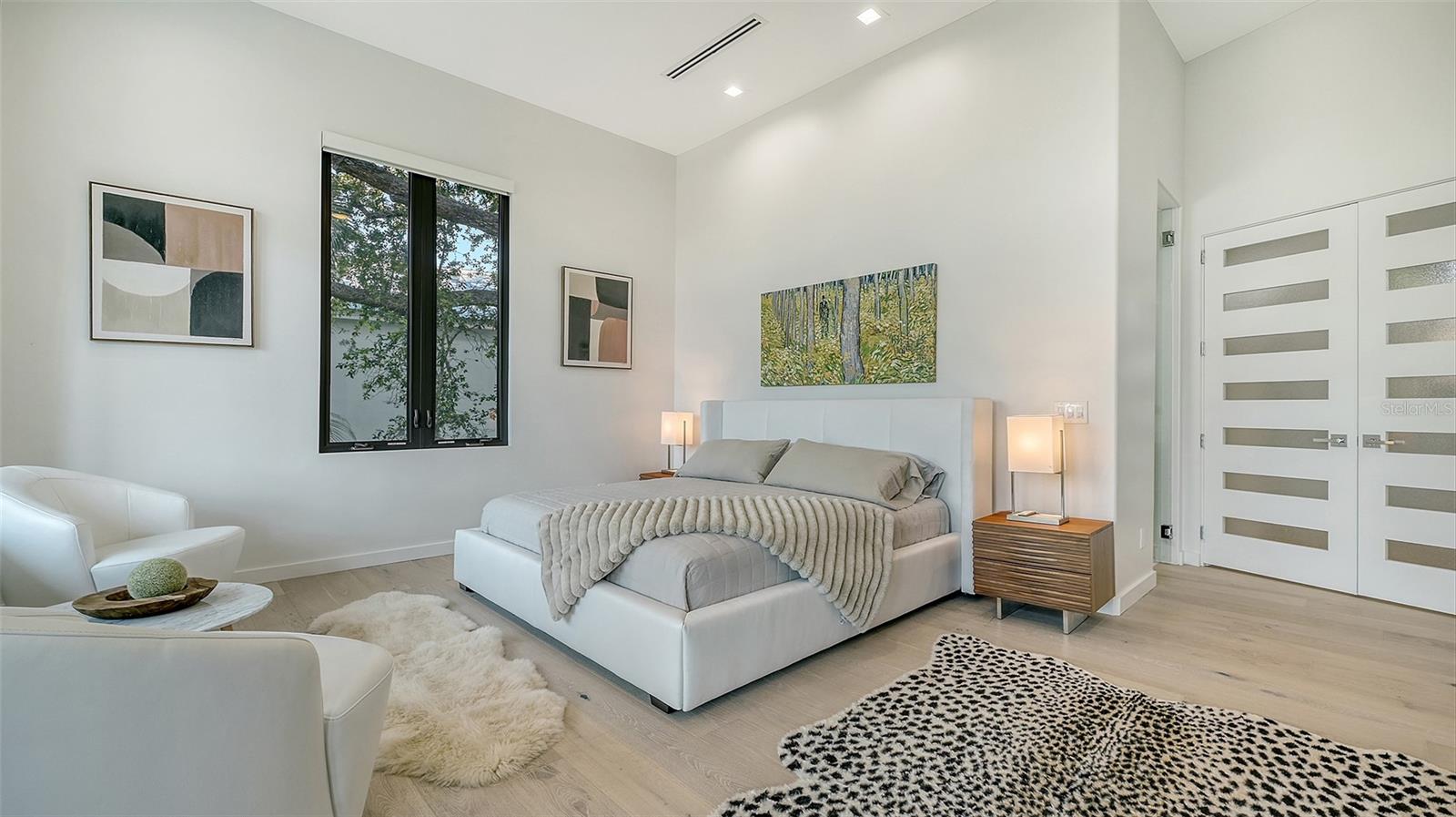 Image 36 of 84 For 1540 Hillview Drive