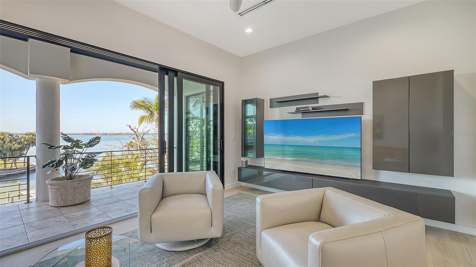 Image 58 of 84 For 1540 Hillview Drive