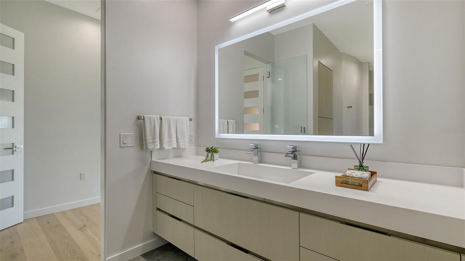 Image 67 of 84 For 1540 Hillview Drive