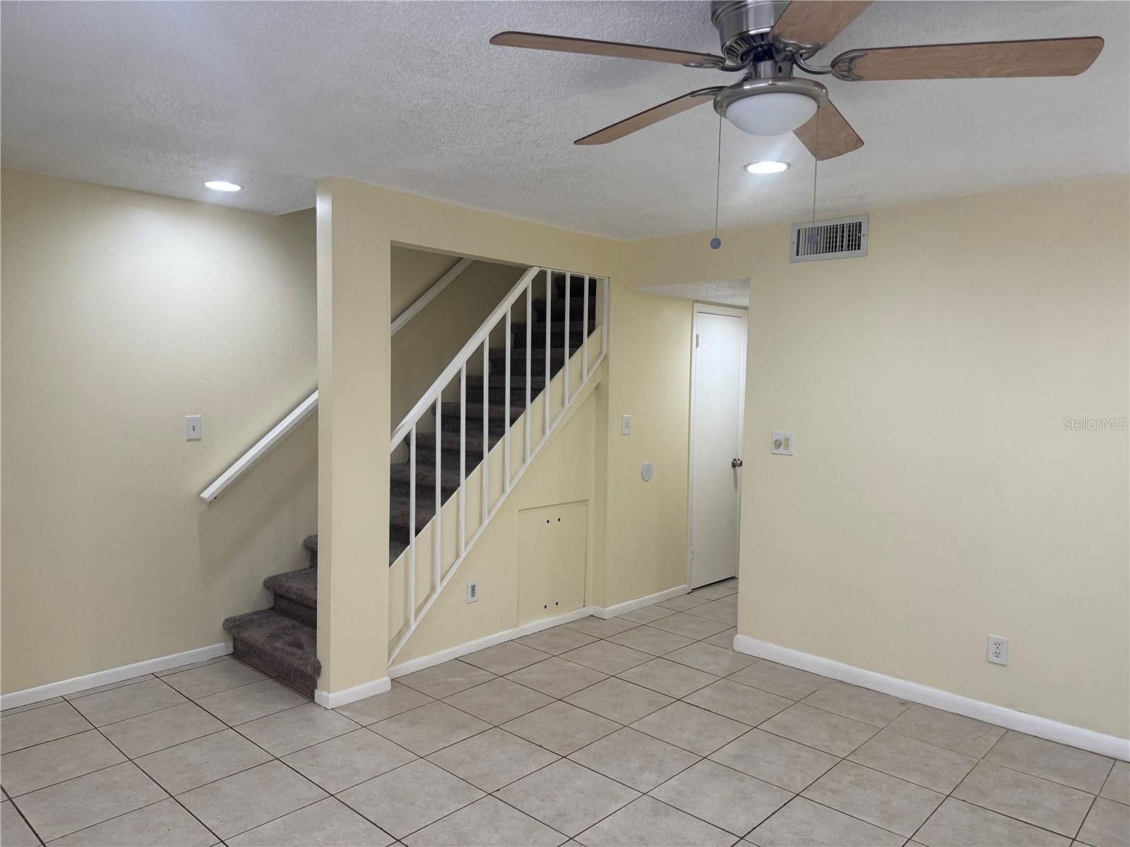 Image 4 of 17 For 231 Amherst Avenue