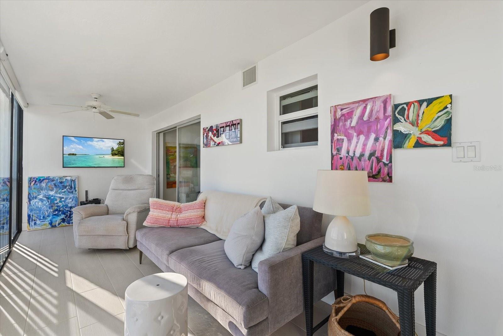 Image 14 of 66 For 9393 Midnight Pass Road 606