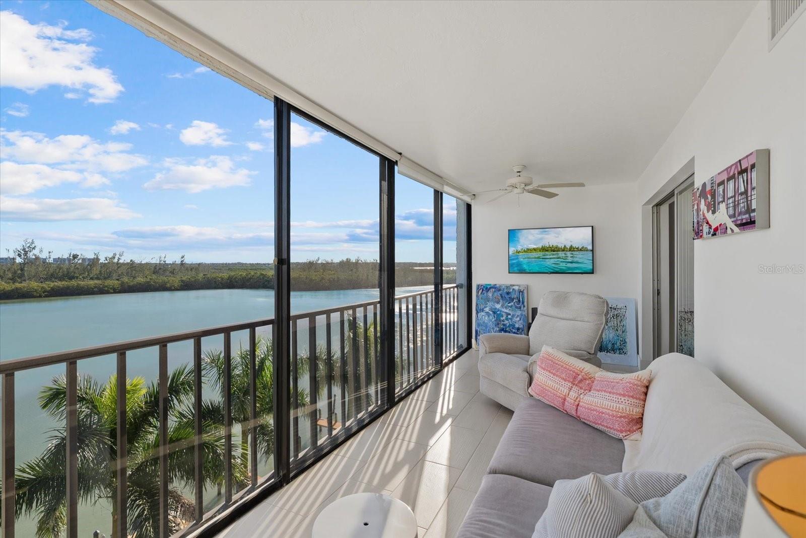 Image 15 of 66 For 9393 Midnight Pass Road 606