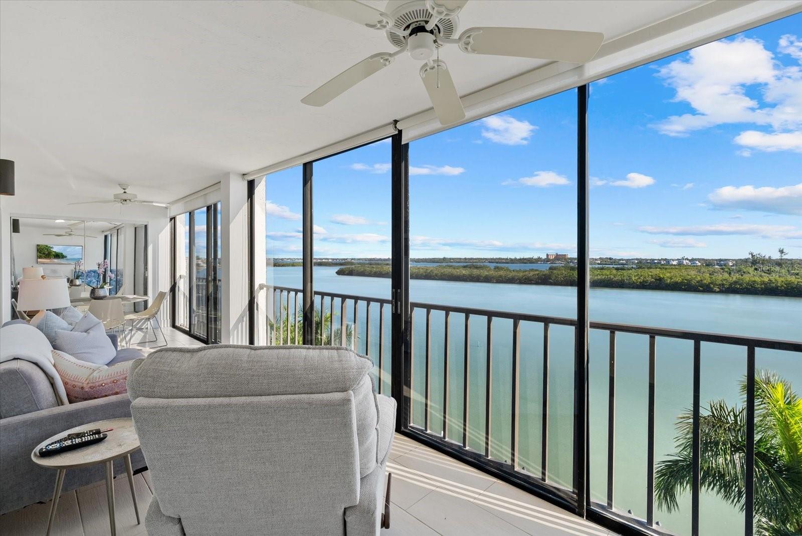 Image 16 of 66 For 9393 Midnight Pass Road 606