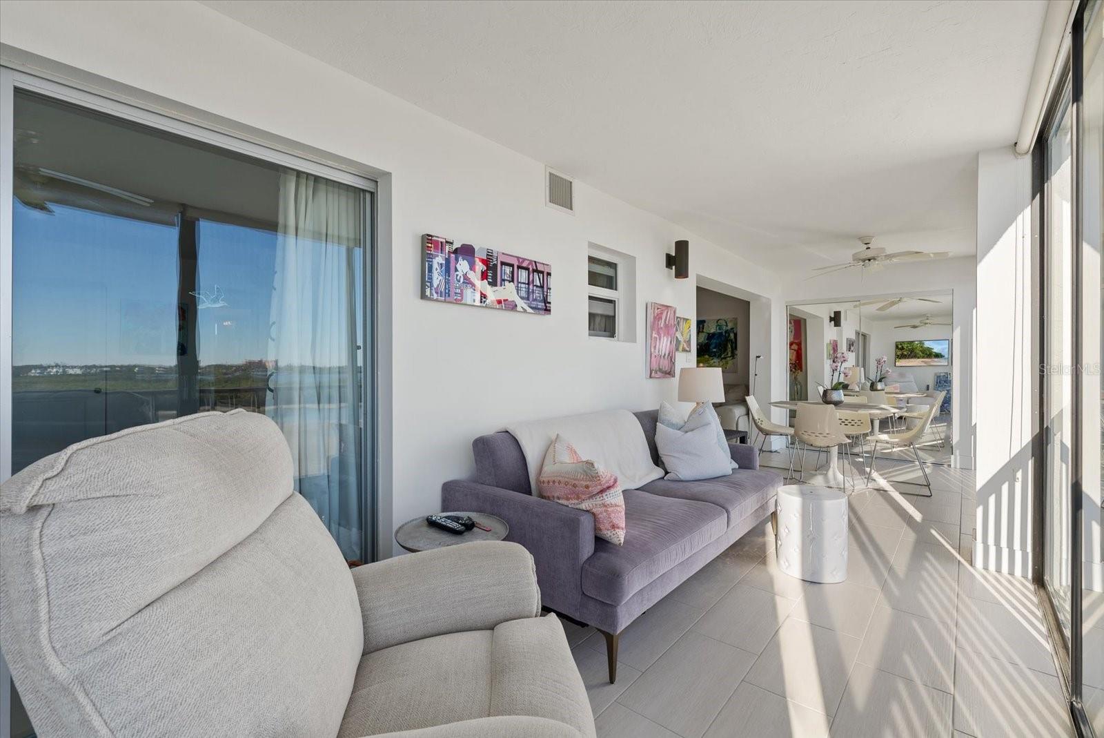 Image 17 of 66 For 9393 Midnight Pass Road 606