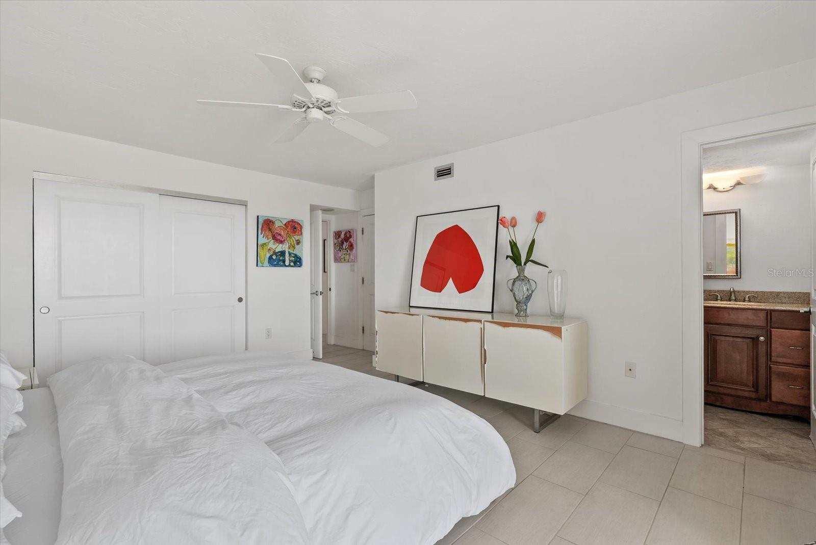 Image 20 of 66 For 9393 Midnight Pass Road 606