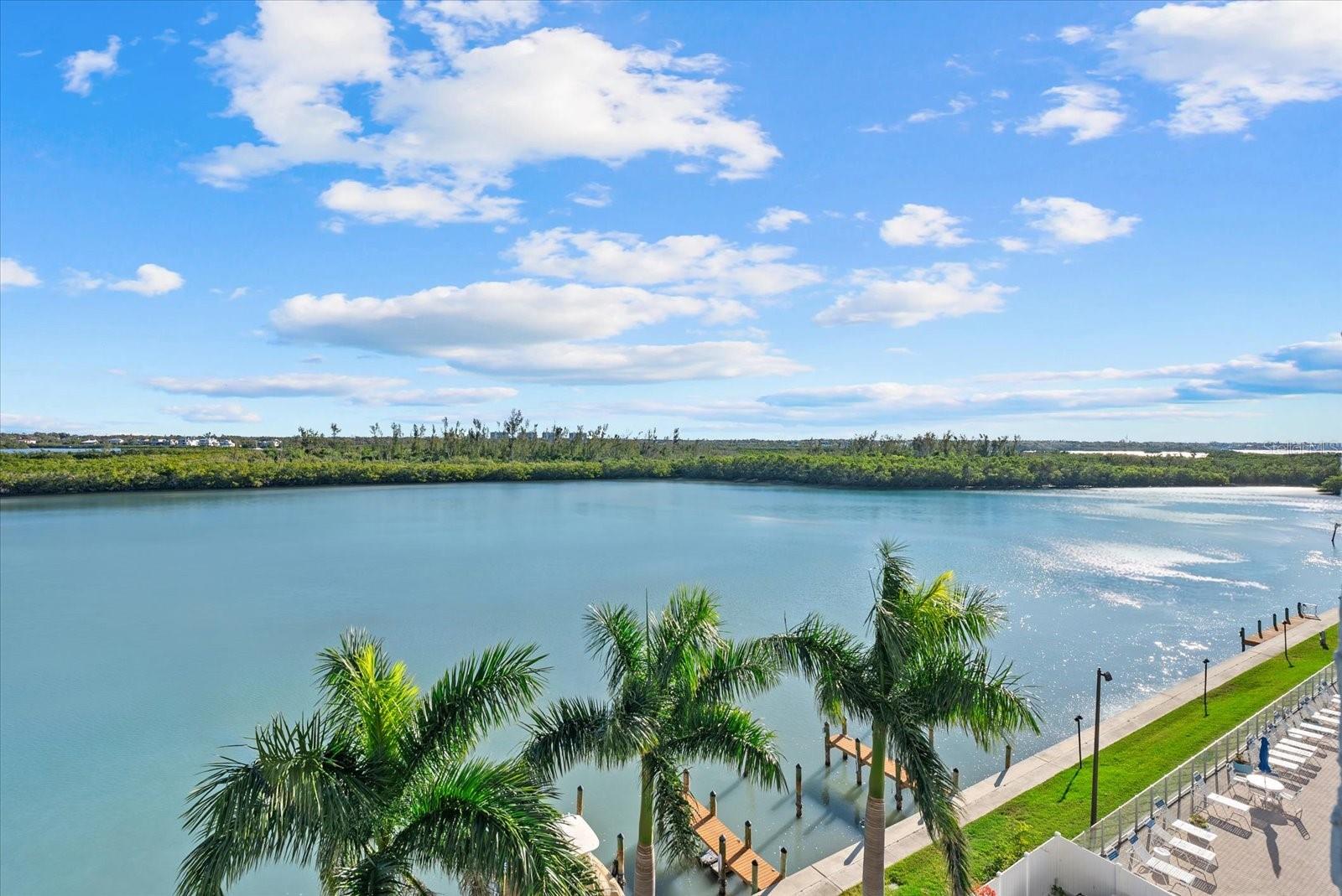 Image 25 of 66 For 9393 Midnight Pass Road 606